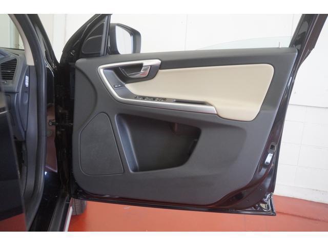 Volvo XC60 2010-06 7813575-19