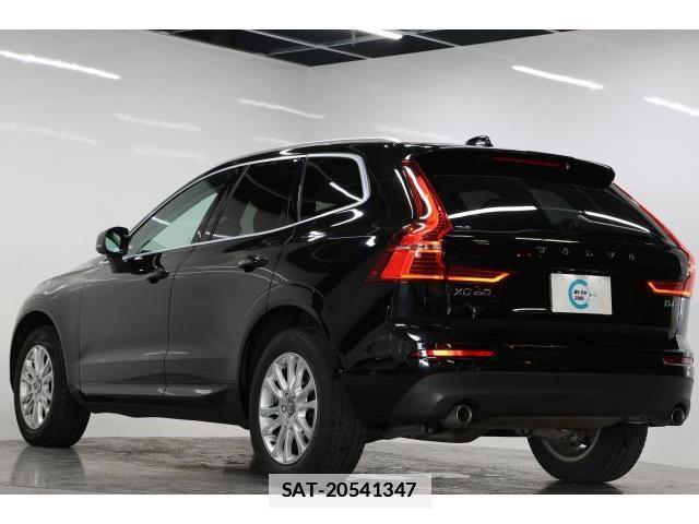 Volvo XC60 2018-05 7813701-1