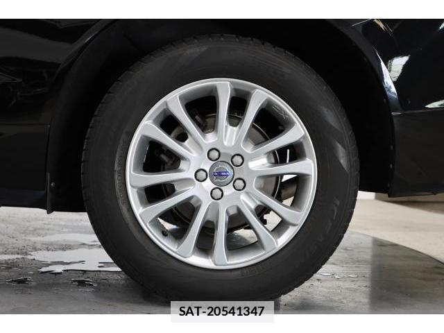 Volvo XC60 2018-05 7813701-17