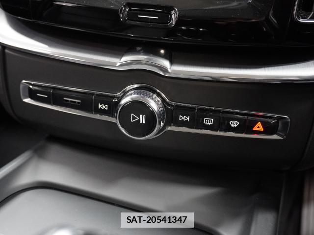 Volvo XC60 2018-05 7813701-7