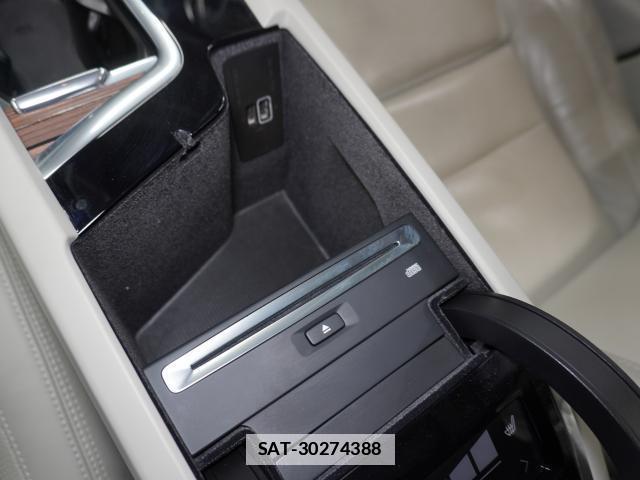 Volvo XC60 2018-09 7813715-10