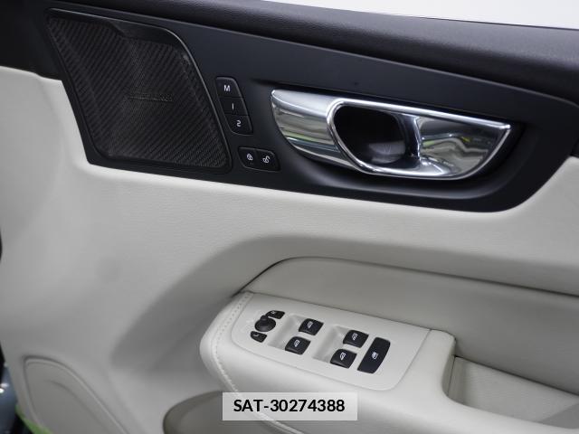 Volvo XC60 2018-09 7813715-11