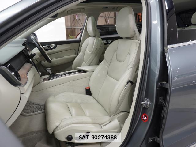 Volvo XC60 2018-09 7813715-13