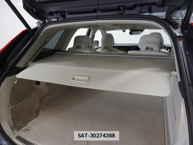 Volvo XC60 2018-09 7813715-15