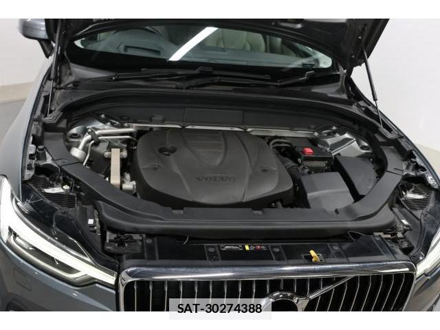 Volvo XC60 2018-09 7813715-17