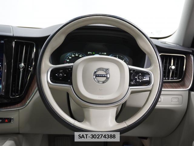 Volvo XC60 2018-09 7813715-3