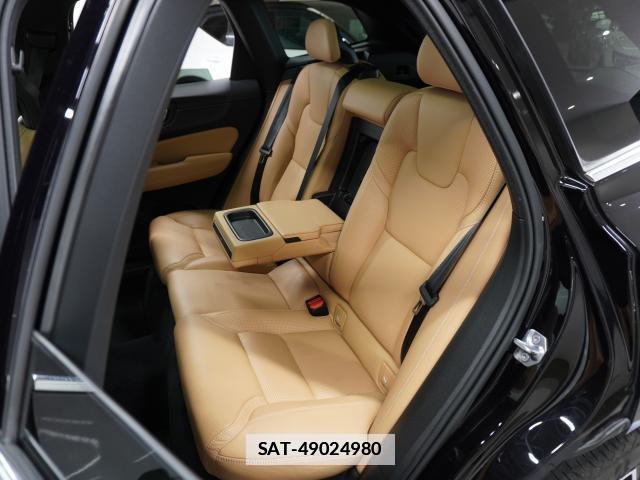Volvo XC60 2017-11 7813733-13