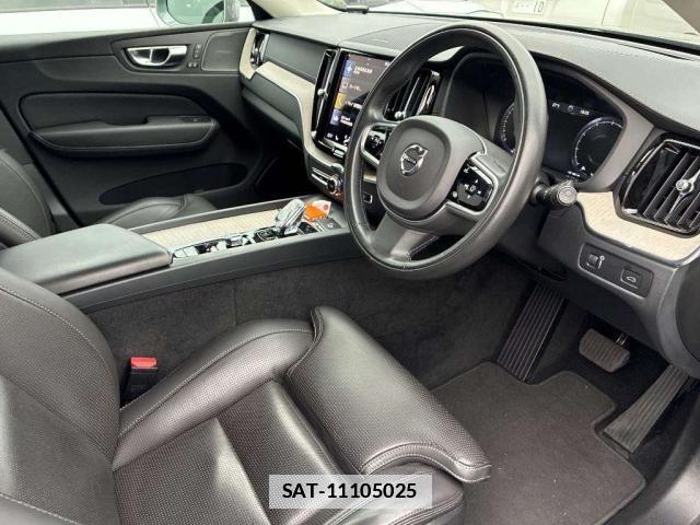Volvo XC60 2021-07 7815169-6