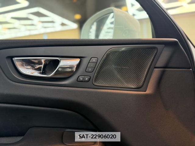 Volvo XC60 2018-08 7816876-11