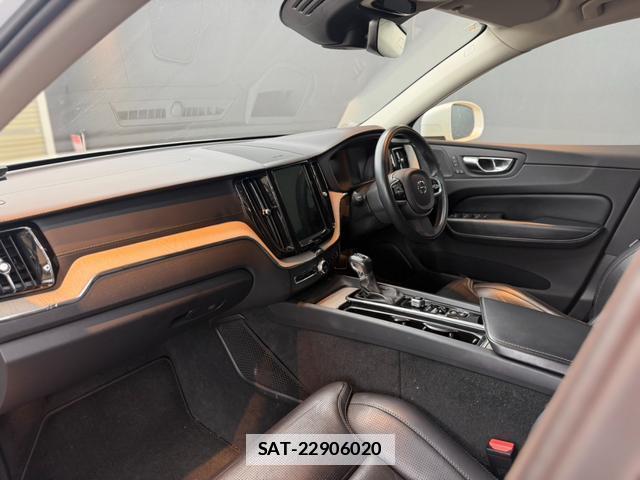 Volvo XC60 2018-08 7816876-13