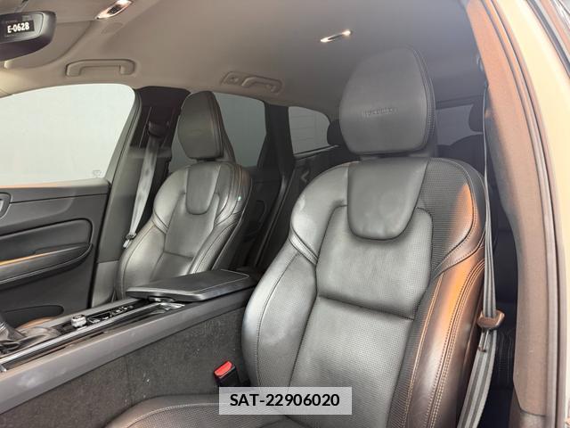 Volvo XC60 2018-08 7816876-14