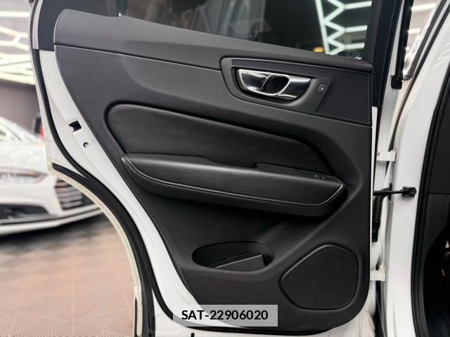 Volvo XC60 2018-08 7816876-15