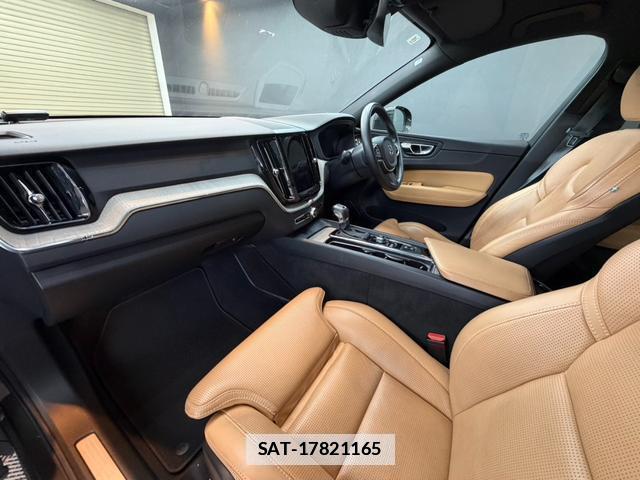Volvo XC60 2017-12 7816888-11