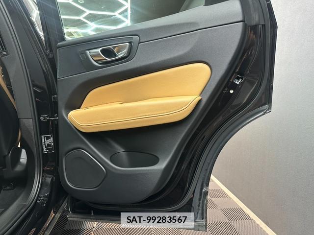 Volvo XC60 2017-12 7816918-3