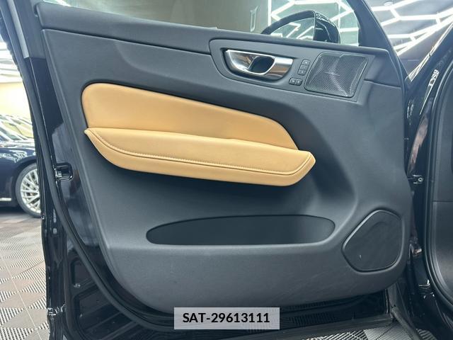 Volvo XC60 2021-02 7816922-12