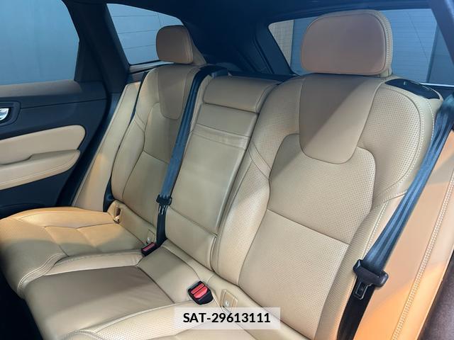 Volvo XC60 2021-02 7816922-4