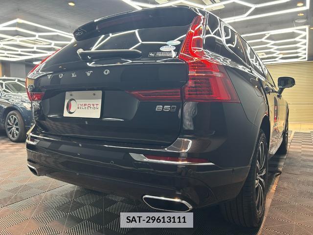 Volvo XC60 2021-02 7816922-8