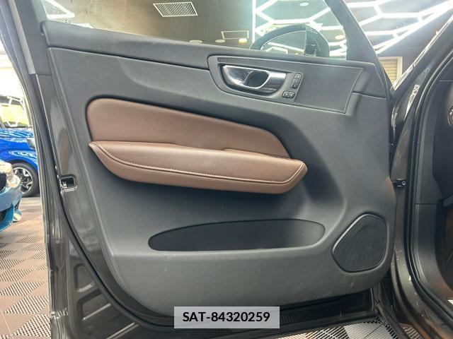 Volvo XC60 2021-06 7816927-12
