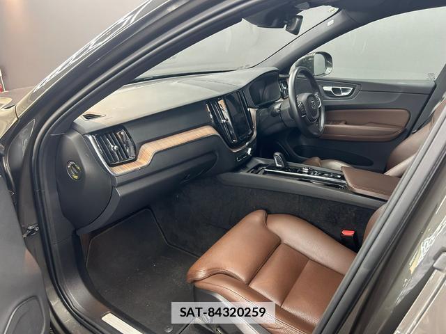 Volvo XC60 2021-06 7816927-13