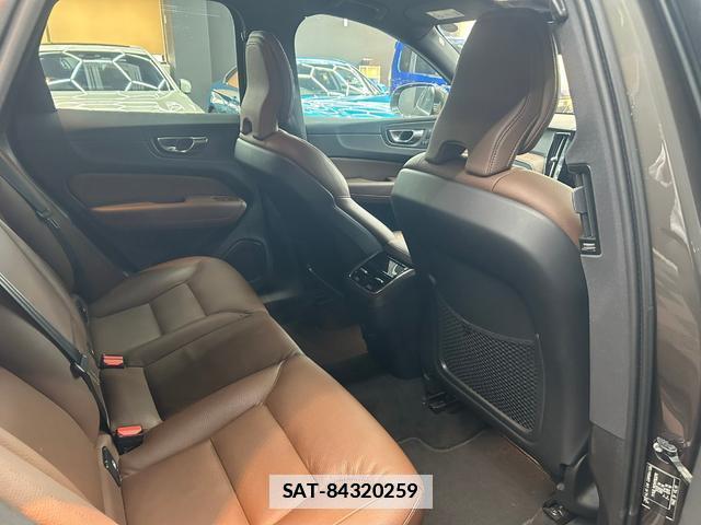 Volvo XC60 2021-06 7816927-2