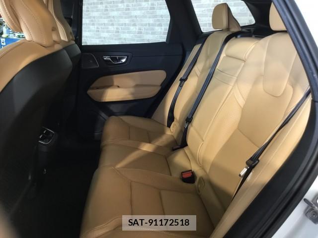 Volvo XC60 2019-06 7817843-12