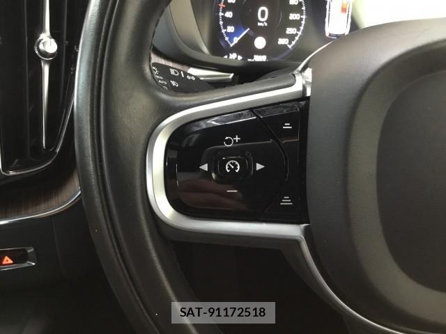 Volvo XC60 2019-06 7817843-15