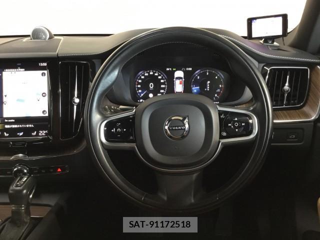 Volvo XC60 2019-06 7817843-8