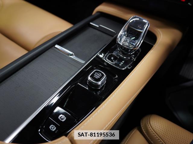 Volvo XC90 2023-09 7813698-9