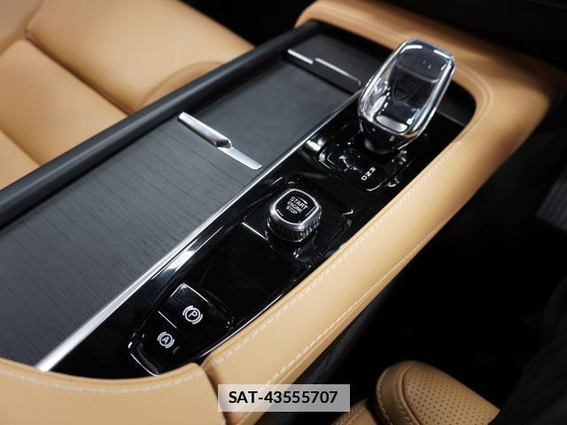 Volvo XC90 2023-12 7813728-8