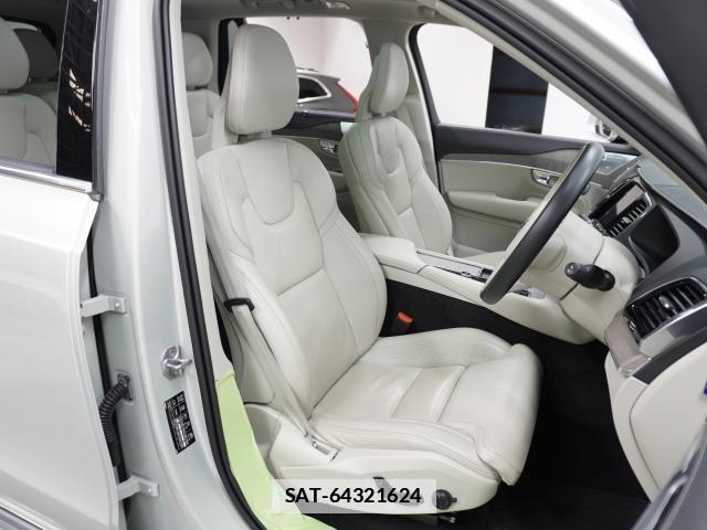 Volvo XC90 2021-12 7813732-11