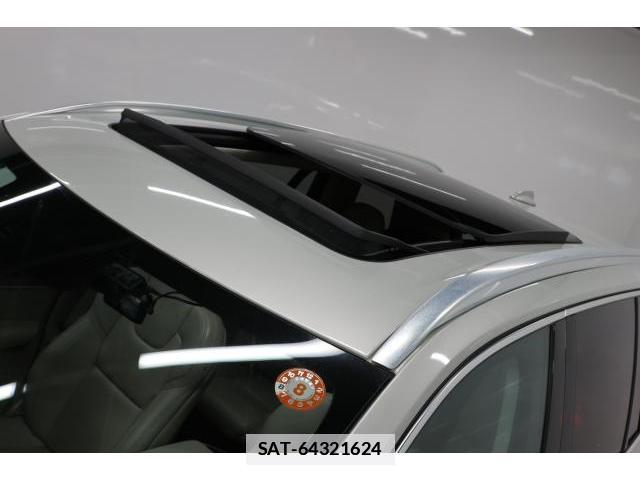 Volvo XC90 2021-12 7813732-17