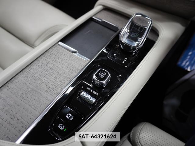 Volvo XC90 2021-12 7813732-8
