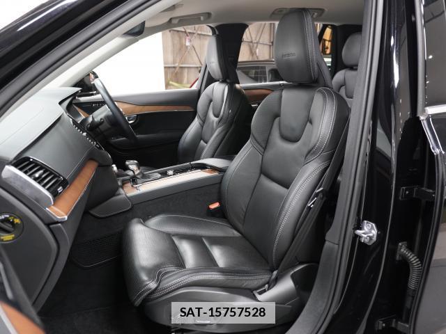 Volvo XC90 2019-09 7813738-11
