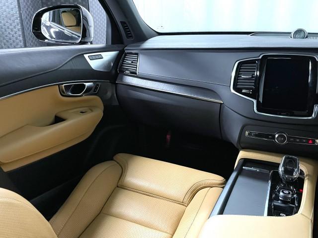 Volvo XC90 2023-09 7823361-17