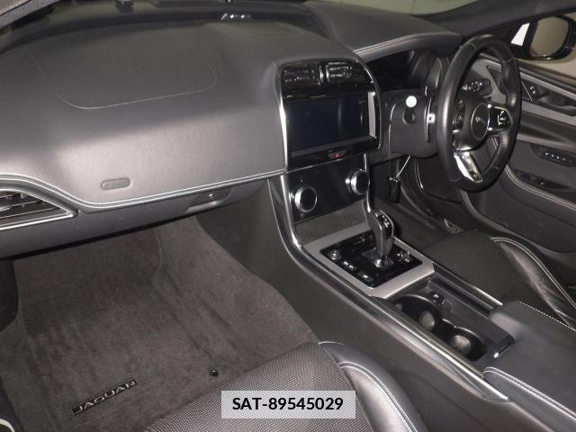 Jaguar XE 2020-09 7815200-2