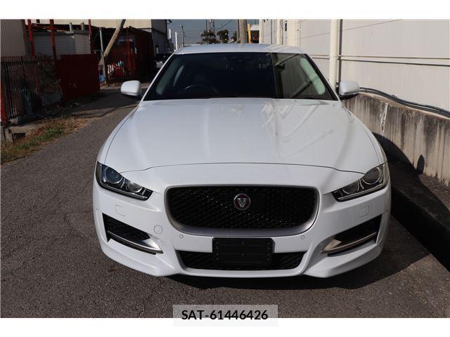 Jaguar XE 2017-12 7817156-15