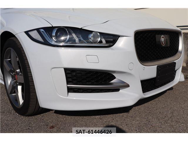 Jaguar XE 2017-12 7817156-17