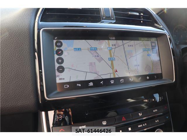 Jaguar XE 2017-12 7817156-4