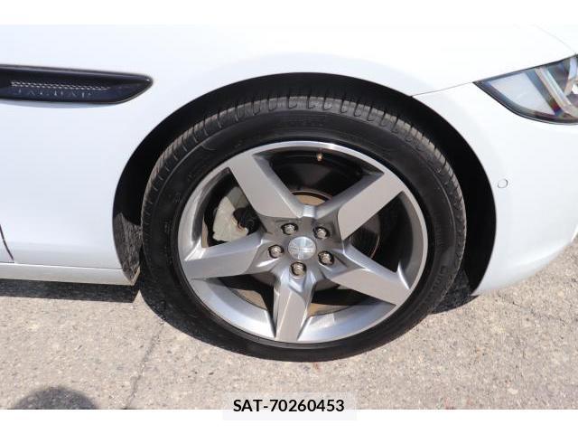 Jaguar XE 2015-07 7817169-14
