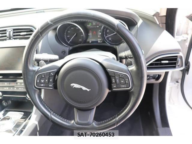 Jaguar XE 2015-07 7817169-16