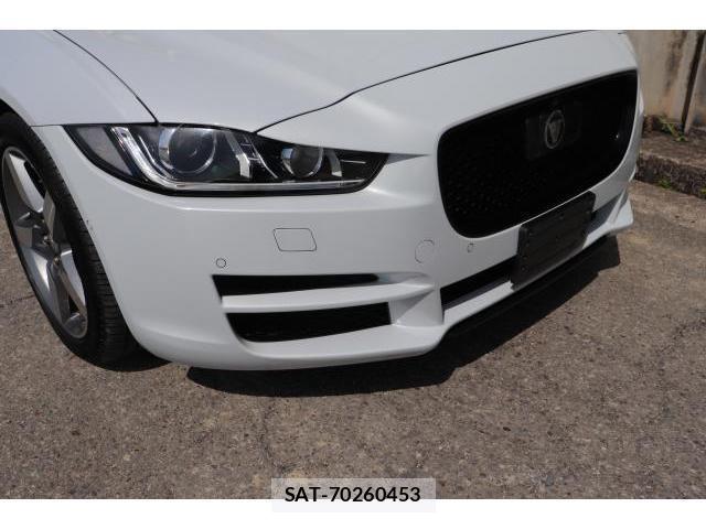 Jaguar XE 2015-07 7817169-5