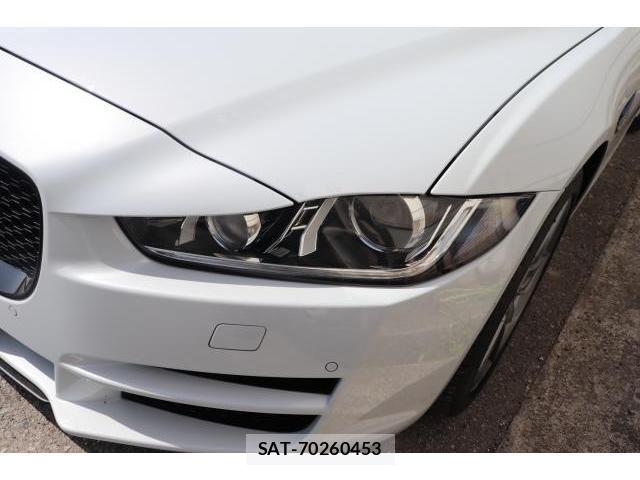 Jaguar XE 2015-07 7817169-7
