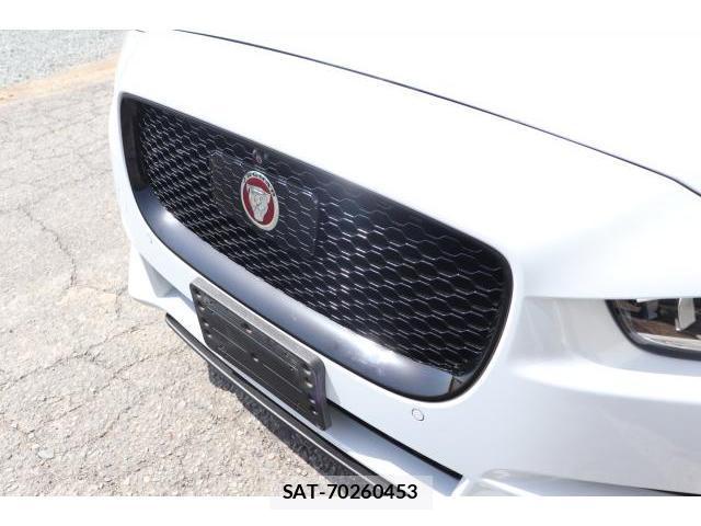 Jaguar XE 2015-07 7817169-8