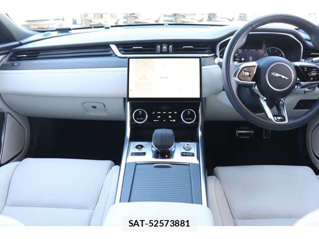 Jaguar XF 2022 7811807-10