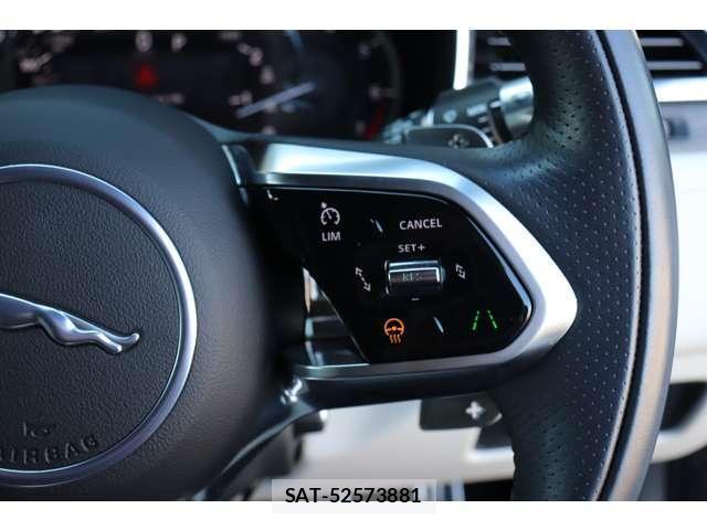 Jaguar XF 2022 7811807-12