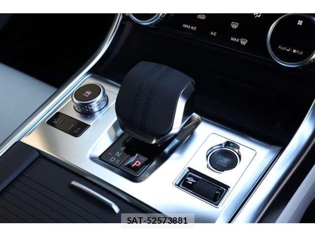 Jaguar XF 2022 7811807-14
