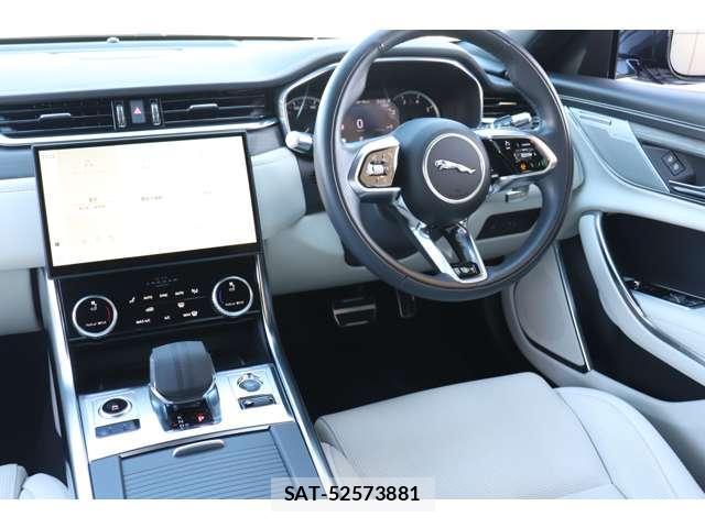 Jaguar XF 2022 7811807-18