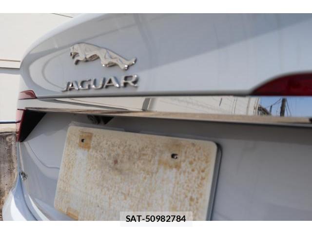 Jaguar XF 2016-11 7817178-12