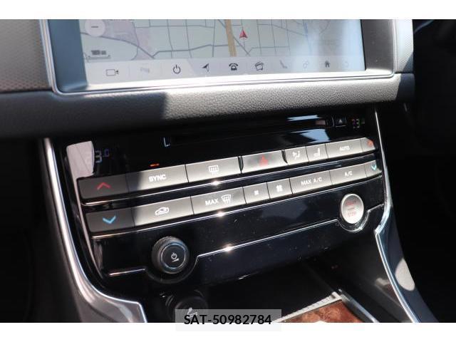 Jaguar XF 2016-11 7817178-18