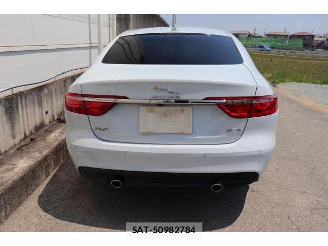 Jaguar XF 2016-11 7817178-9
